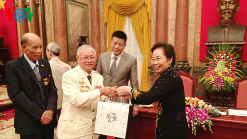 Partei und Staat kümmern sich um Menschen mit Verdiensten